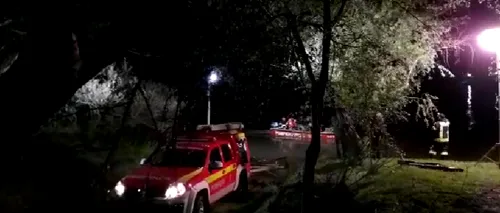 Bărbatul care conducea barca scufundată în râul Mureş a fost REȚINUT pentru ucidere din culpă