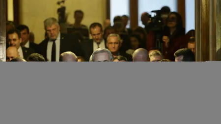 PSD nu retrage ordonanța care a scos oamenii în stradă. Dragnea: Și eu, dacă aș fi stat la TV toată ziua, aș fi ieșit. Iohannis este autorul moral al violențelor de azi-noapte