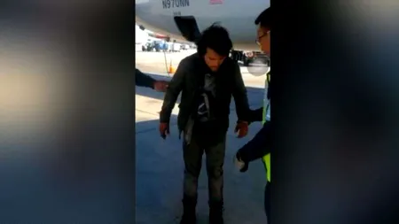 Un migrant a zburat trei ore în trenul de aterizare al unui avion. Angajații aeroportului: 