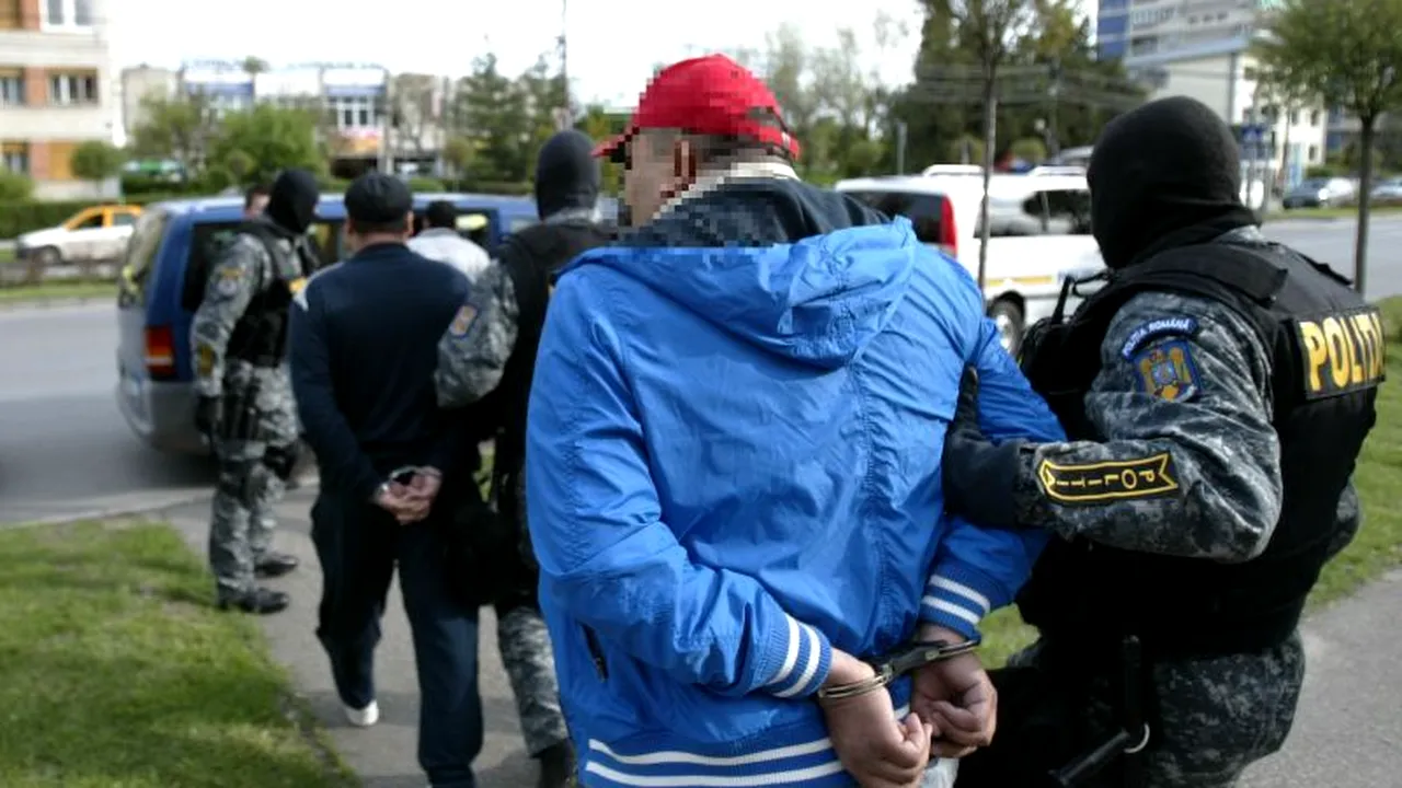 PERCHEZIȚII în Hunedoara, Cluj, București și Timișoara, la traficanți și consumatori de droguri