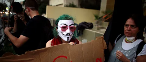 Gruparea Anonymous se alătură manifestanților din Turcia