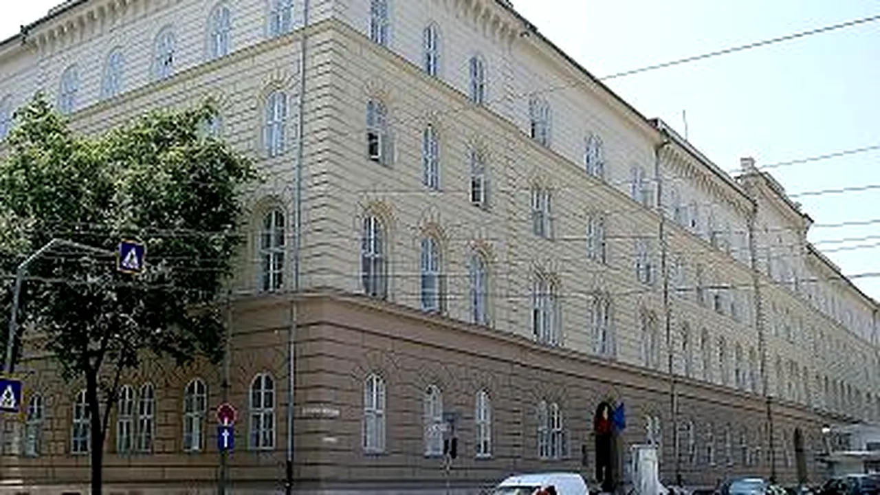 CORONAVIRUS. Cel mult 20 de persoane în sala de judecată, nu mai mult de 50 pe holuri. Ce instanță a luat aceste măsuri