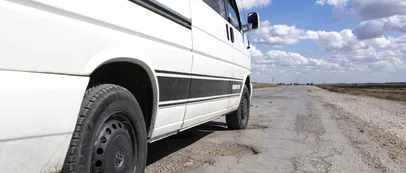 Despăgubit cu 25.000 de euro după ce a căzut cu mașina într-o GROAPĂ nesemnalizată. Cum s-a schimbat viața lui Marian în urma accidentului din 2020