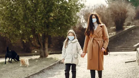 Incidență în creștere a infecțiilor cu SARS-CoV-2! Încă 4 județe trec în scenariul roșu, după ce au depășit rata de îmbolnăvire de 3 la mia de locuitori