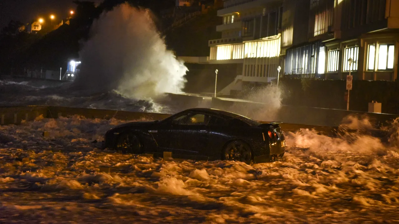 Furtuni violente în vestul Europei. Cel puțin trei oameni au murit
