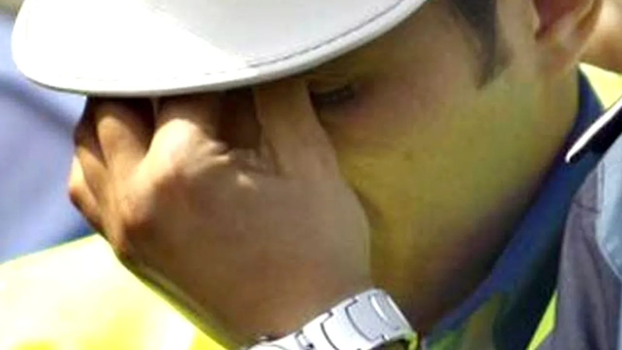 Polițist din Pitești lovit cu pumnii și picioarele, dar și cu un levier de proprietarul unui TIR
