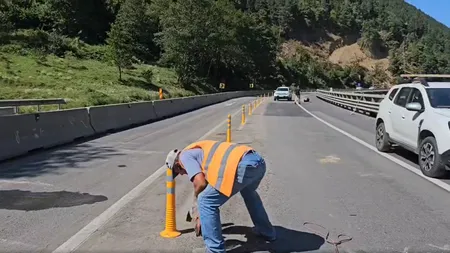 CNAIR a decis să închidă circulația pe o bandă din DN7/Căderile masive de pietre OPRESC traficul între Lazaret-Turnu Spart