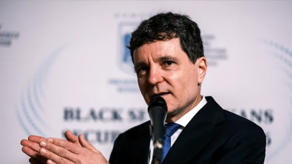 Nicușor Dan, răspuns la cea mai arzătoare întrebare a momentului: „România trebuie să aleagă între Europa și America?”