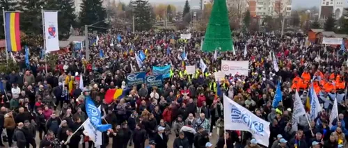 Mii de angajați ai Dacia au ieșit în stradă, la Mioveni