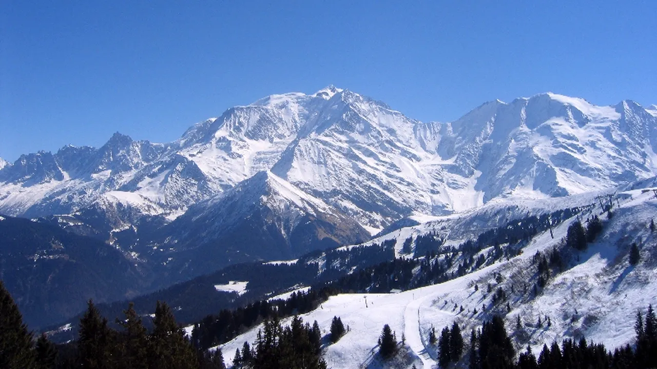 Vârful Mont Blanc a scăzut cu 1,3 metri