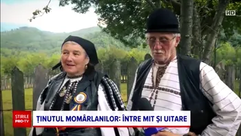 Poalele munților Parâng unde apusurile fac spectacol. În ținutul momârlanilor, oamenii tind să creadă că se trag direct din daci