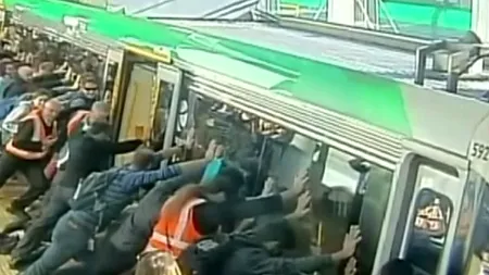 Imaginile care redau speranța în umanitate. Ce s-a întâmplat în această stație de tren din Australia