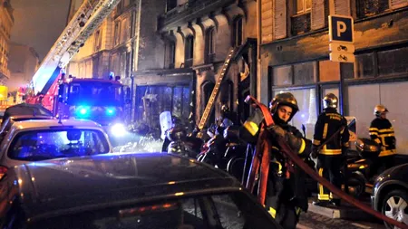 FOTO-VIDEO | Tragedie în Franța: Zece persoane, între care cinci copii, au murit într-un incendiu violent izbucnit într-un apartament de lângă Lyon / Alte 14 persoane, inclusiv doi pompieri, au fost rănite