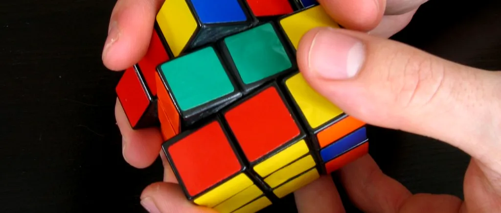 Cubul Rubik japonez care pune în DIFICULTATE pe cei mai iscusiți strategi. Va ajunge pe piață la un preţ exorbitant