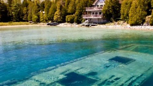 Cea mai frumoasă epavă din lume, văzută din apele lacului Ontario. FOTO+VIDEO