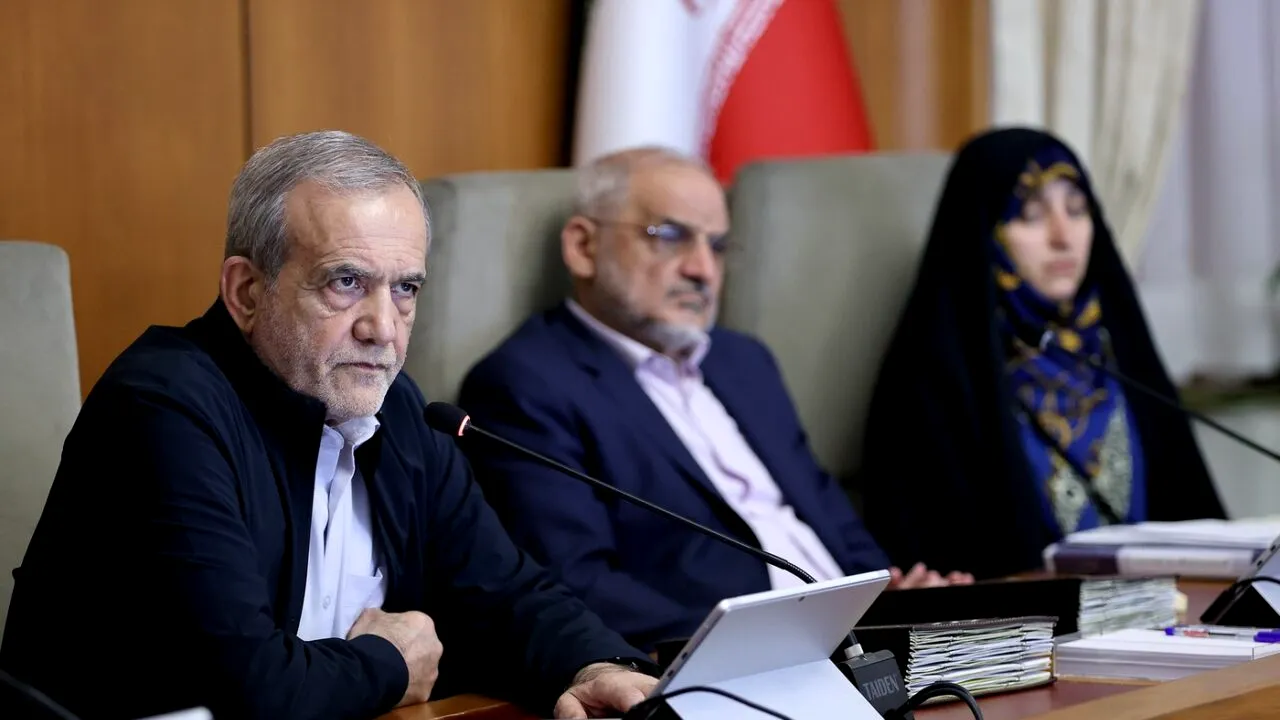 Președintele Iranului insistă că Teheranul „nu dorește o bombă NUCLEARĂ”/ Liderul suprem iranian „nu se opune investițiilor americane”