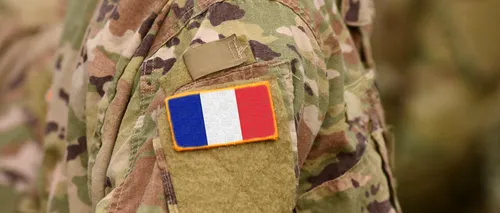Peste 1.000 de militari din Franța au semnat un manifest prin care condamnă „antirasismul”. Cei îi cer președintelui Macron