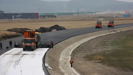 Strada care se deszăpezeşte, se spală singură și dezinfectează încălțările pietonilor. Orașul din România unde ar putea fi testat un astfel de proiect