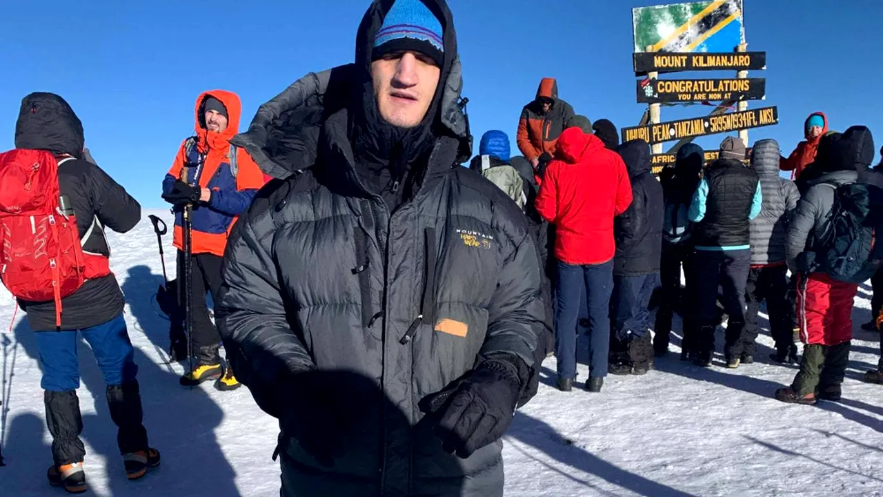 Alex Benchea, primul alpinist nevăzător din România care a cucerit vârful Kilimanjaro