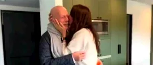 VIDEO | Imagini emoționante cu Bruce Willis, diagnosticat cu demență, la împlinirea vârstei de 68 de ani. Actorul a fost înconjurat de familie
