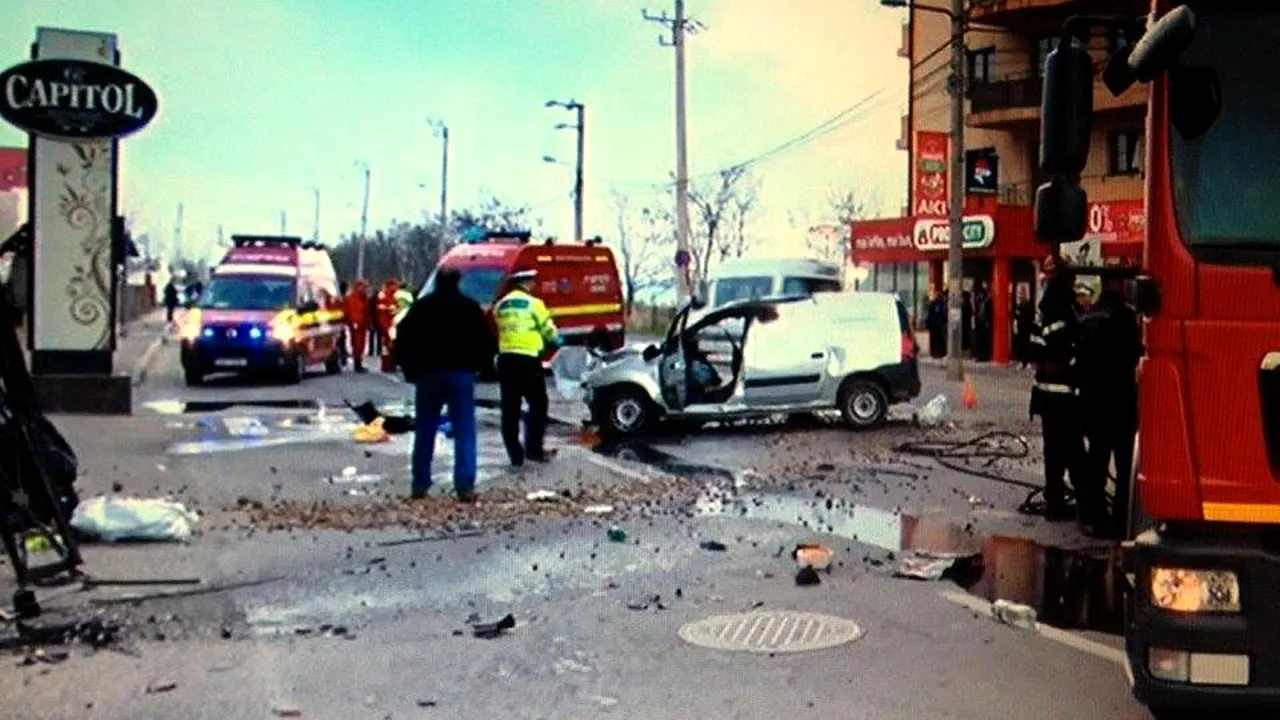 Tânăr de 19 ani, la un pas de moarte după ce a intrat cu mașina în gardul unui restaurant