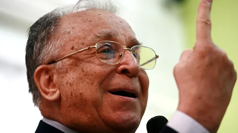 Iliescu îi contrează pe protestatarii din Piața Universității cu citate din Eminescu: „Și când vin cu drum de fier/ Toate păsările pier