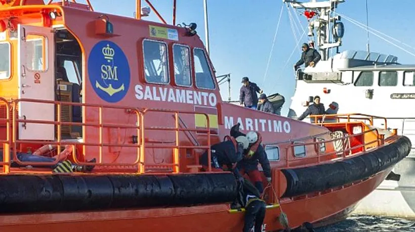 Paza de coastă spaniolă a salvat mai mulți imigranți din apele Mediteranei. Alte 40 de persoane sunt date dispărute
