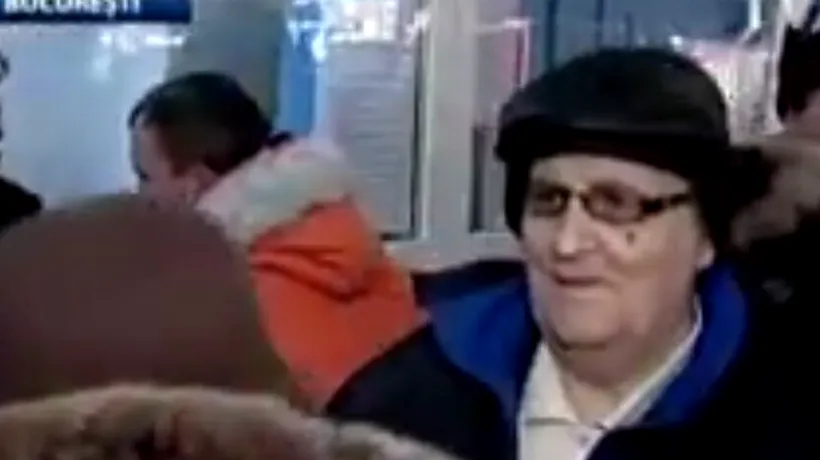 VIDEO: Bătrânul înzăpezit în Gara de Nord: „Ce să fac, acum mă duc cu Ponta să joc handbal