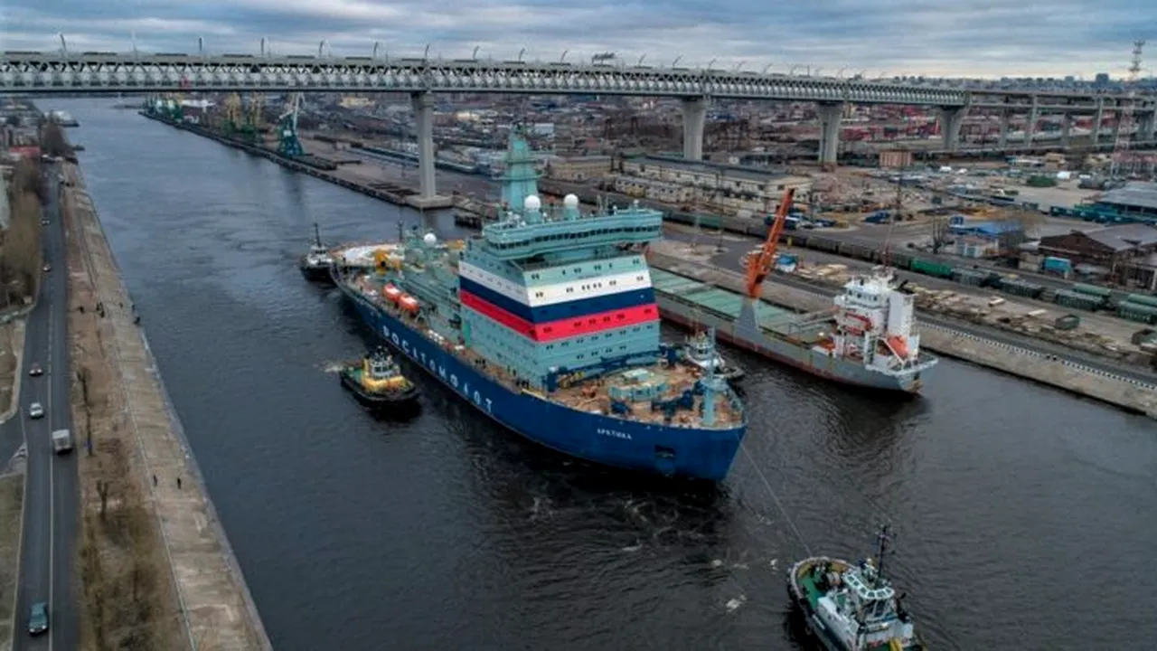 Se fac ultimele teste pentru spărgătorul de gheață nuclear Arktika. Vasul este cel mai puternic de acest tip din lume