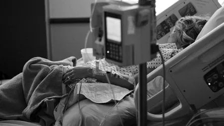 Femeia din Constanța care a murit la spital a fost consultată de mai multe ori. Computerul tomograf, făcut după șapte ore
