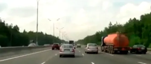 Accident grav cu o cisternă pe o autostradă din Rusia. VIDEO