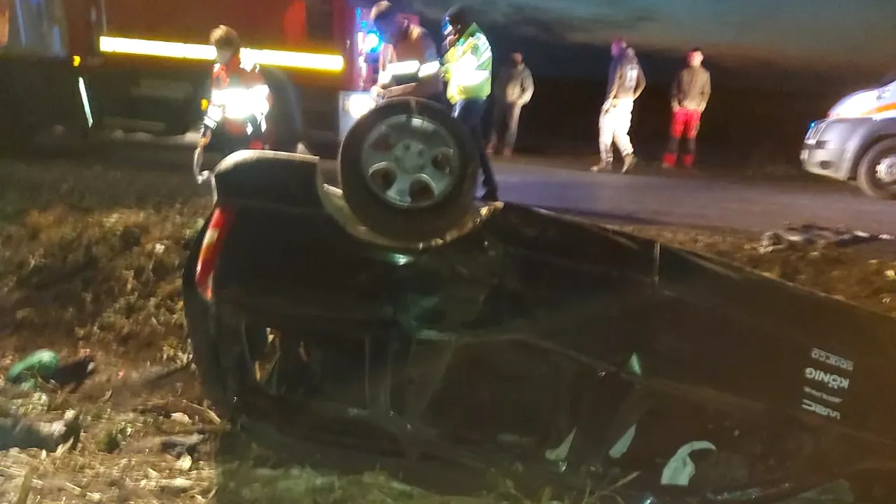 FOTO | Două persoane au murit și alți zece oameni au fost răniți într-un grav accident în Timiș. Șoferul a fugit