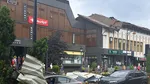 FURTUNĂ violentă în stațiunea Sinaia. Rafale de vânt de peste 90 km/h. Acoperișul gării aruncat peste DN1 / Trafic restricționat