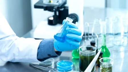 Angajată a Ministerului Sănătății, infectată cu noul coronavirus. DSP a început o anchetă epidemiologică și a identificat 12 contacți direcți