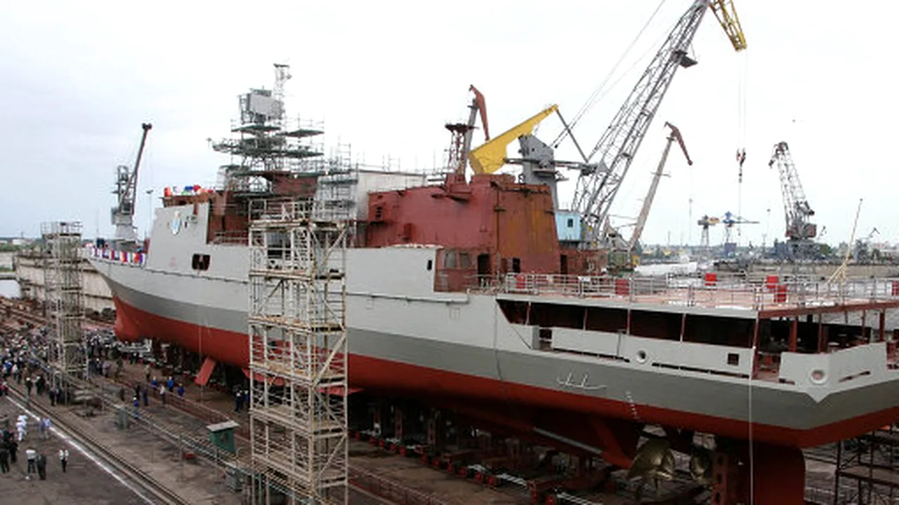 Rusia vrea să construiască nave militare proprii după eventuala anulare a contractului Mistral
