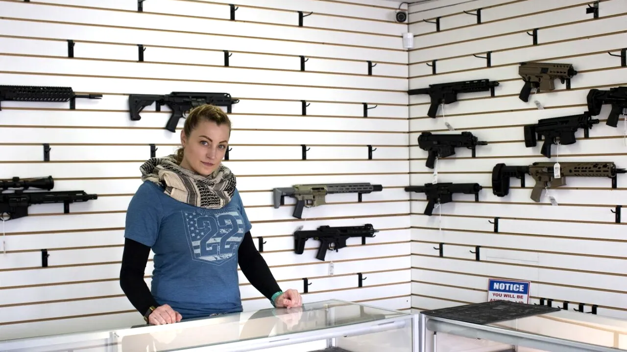 CTP: „Trump este o altă victimă a posesorilor americani de arme de foc din comerț”. Armele de foc pot fi cumpărate de la Walmart