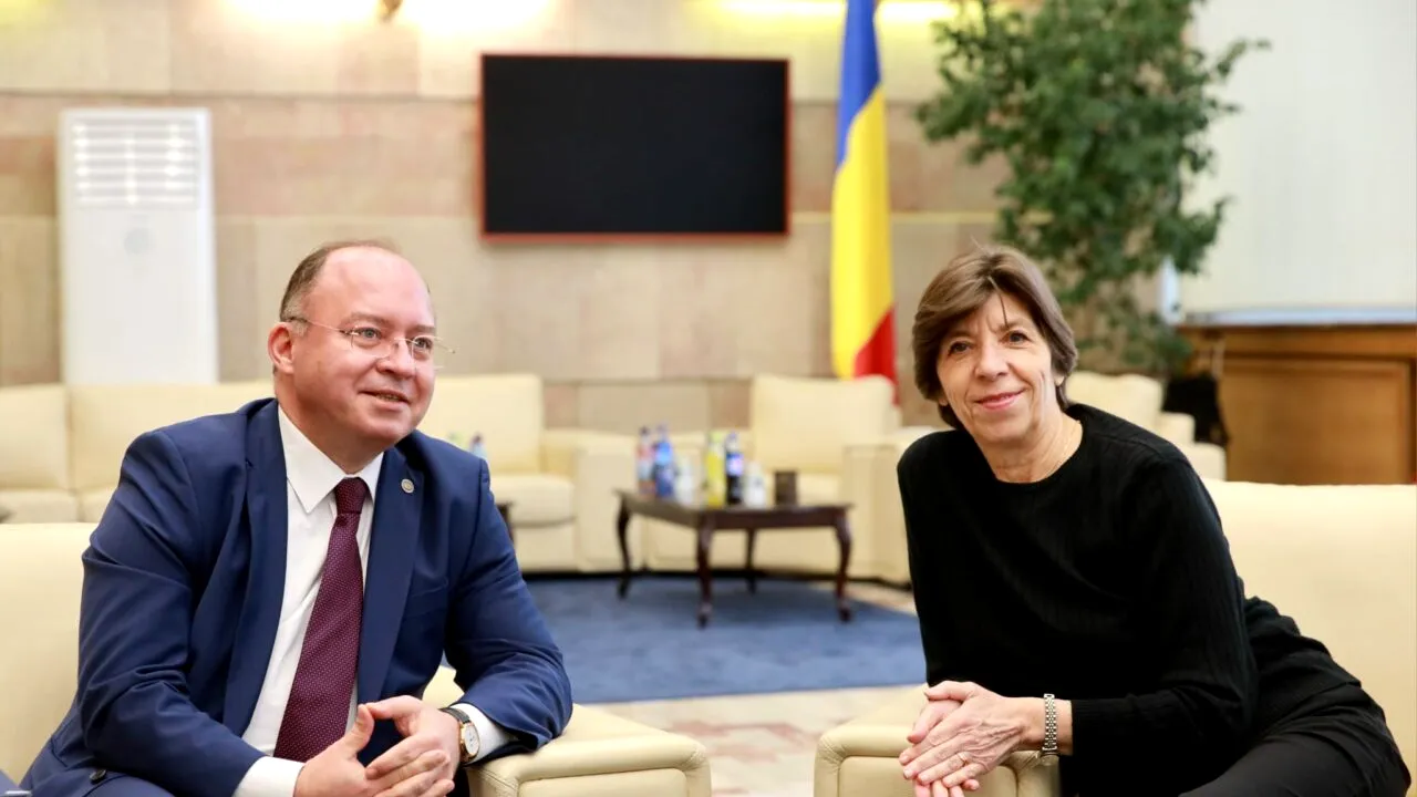 Emmanuel Macron, escală în România, la întoarcerea din China. Bogdan Aurescu s-a întâlnit cu şefa diplomaţiei franceze