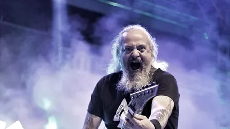 Solistul trupei Bucovina, BĂTUT DIN SENIN în plină stradă: „În ciuda faptului că am fost atacat aseară şi mi-am luat un neveu cu ceva în mufarină, concertul de diseară se ţine”