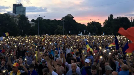 Mii de oameni, protest în Piața Victoriei. Traficul a fost deviat. VIDEO