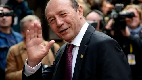 Președintele Băsescu și-a vizitat nepoțelul la maternitate: Se simte perfect; îmi place numele Radu