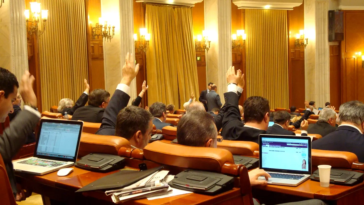 Grupul UNPR din Senat a fost desființat. Demisiile senatorilor progresiști continuă 