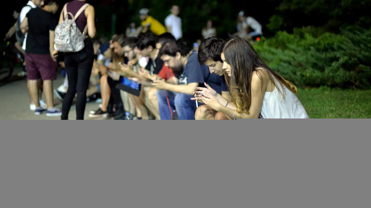 Problema cu care se confruntă 5 din 10 adolescenți: Își riscă sănătatea