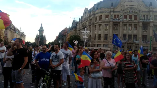 Proteste în mai multe orașe din țară față de modificarea codurilor penale și guvernanți. Mii de oameni în Cluj-Napoca, Sibiu sau Timișoara