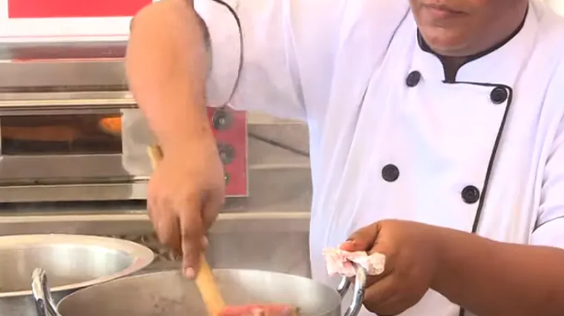 Un nou record în lumea gastronomiei: Un maestru bucătar a gătit 75 de ore nonstop
