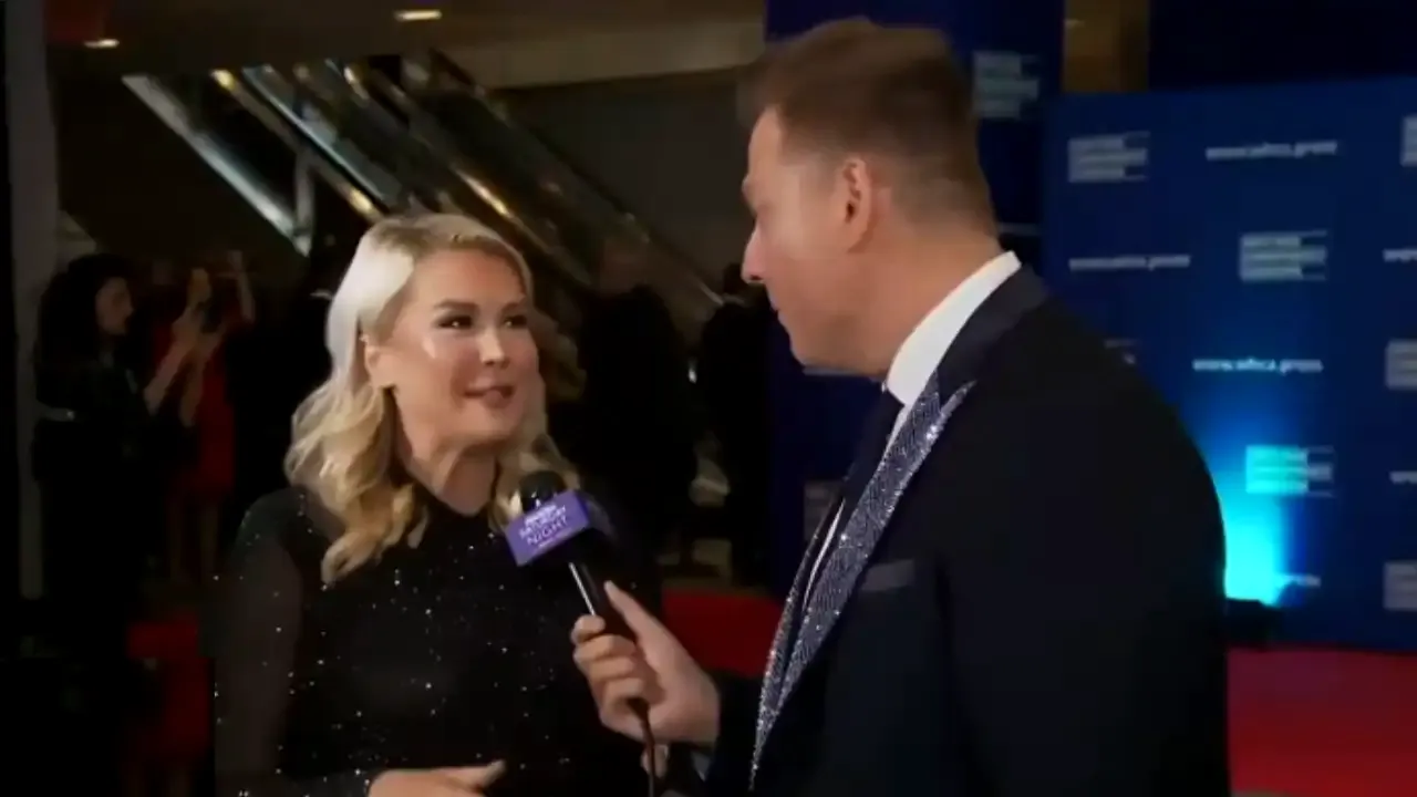 Declarația care a aprins teoriile conspirației. Purtătoarea de cuvânt a Casei Albe a spus, înaintea evenimentului, că „se vor trage focuri de armă în sală”