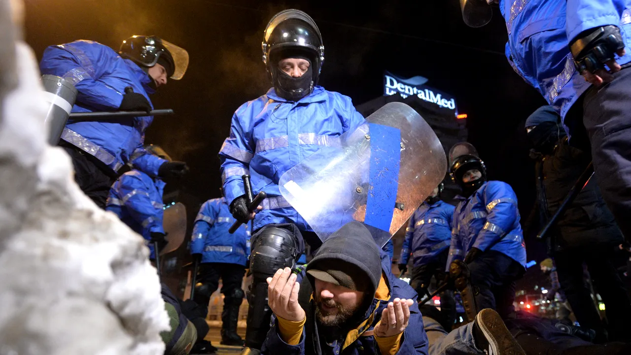 79 de persoane, reținute după violențele din fața Guvernului