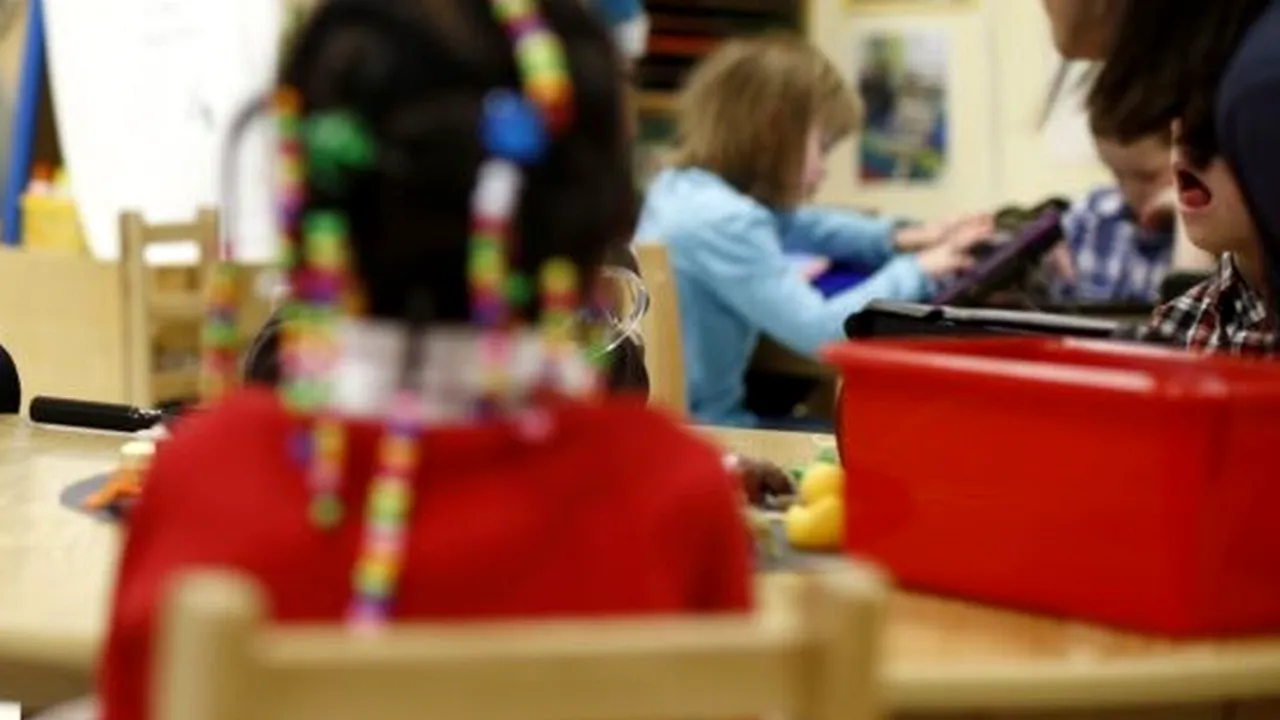 Un copil mort și alți 12 răniți în SUA, după ce o mașină a intrat într-o grădiniță
