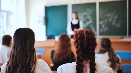 Ce se întâmplă cu profesorii care chiulesc de la ore, în noul an școlar. Ministerul Educației începe controalele în școli