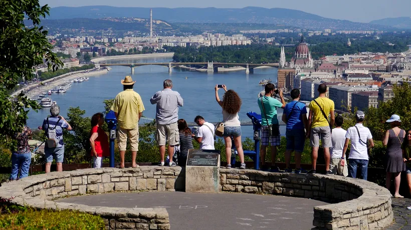 Ce au putut păți doi turiști români în Budapesta! Au fost AMENDAȚI cu 12.000 de forinți