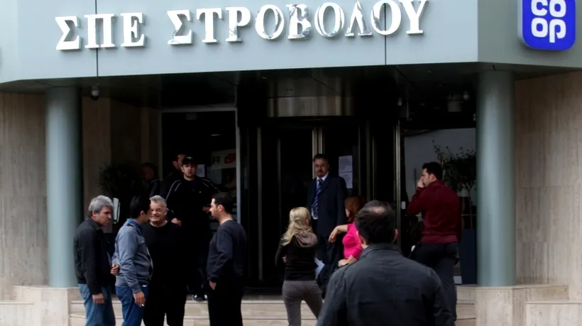 Cipru a amânat votul pentru acordul privind taxarea depozitelor. Băncile rămân închise până joi de teama retragerilor masive